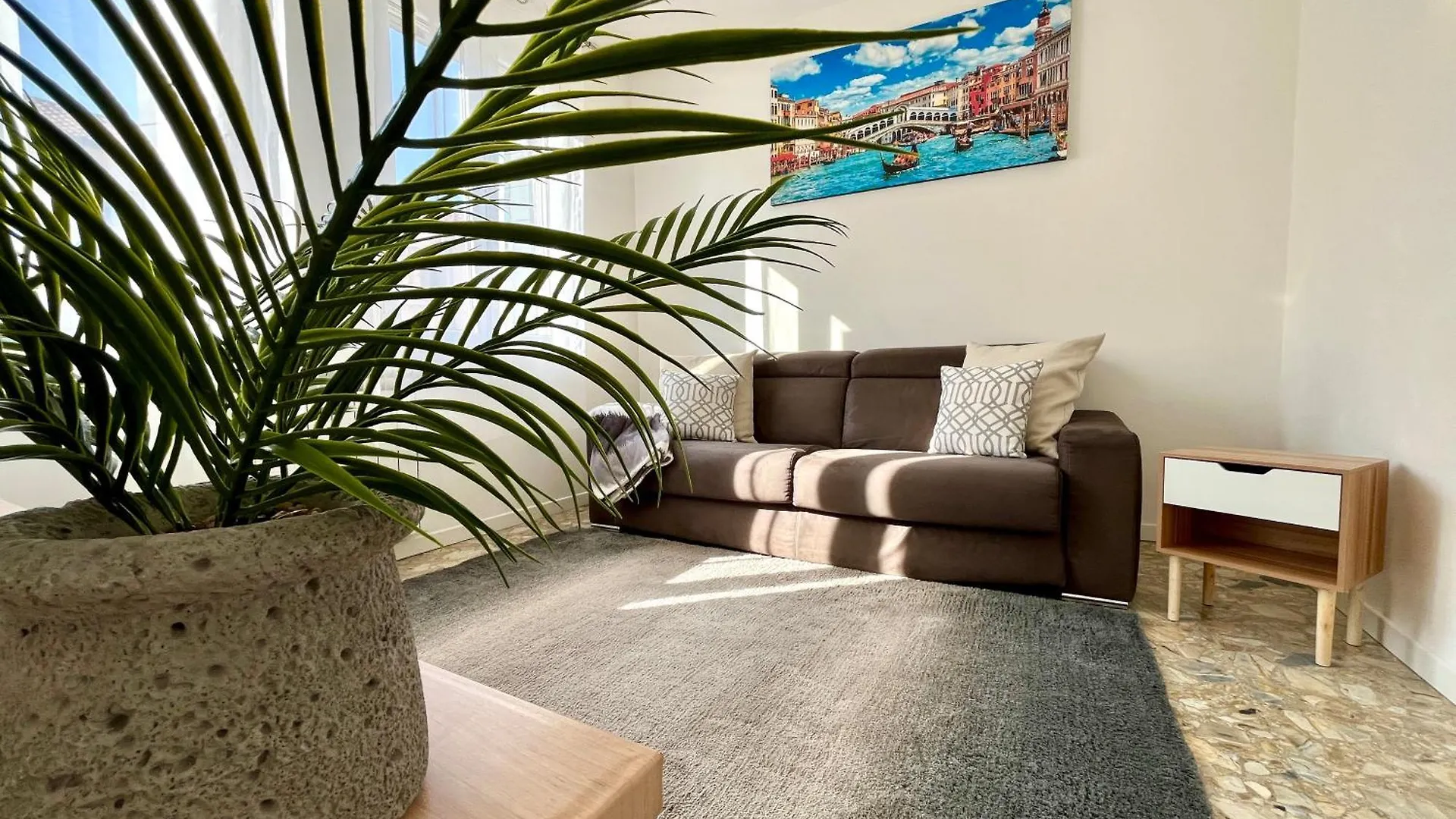 Appartamento 3 Camere Da Letto - Holiday House 1 contacts